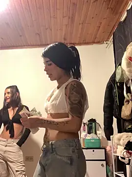 dannii- - Dannii-'s free webcam