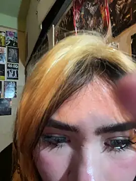 pinkybombon - Pinkybombon's free webcam