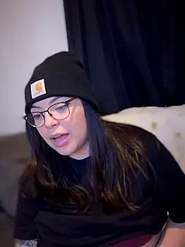 drizzypeach602 (F young) - Shower head on pussy 😜