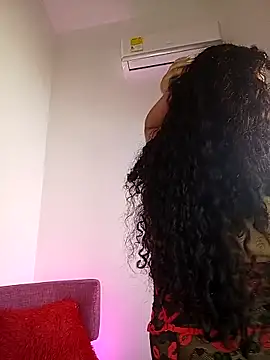 Webcam Model (KITY_HILL)  is live.Free join now!