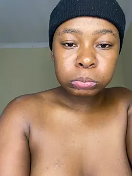 Webcam Model (MiyaXo2)  is live.Free join now!