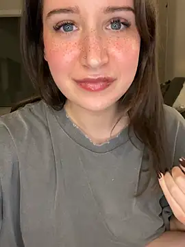 nerdynina (F young) - Surprise 🎁 in pm for last tipper