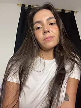 Webcam Model (Scarlett05)  is live.Free join now!