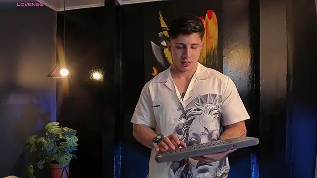 johan_williams_07 - Johan_Williams_07's free webcam - UK Sex Cams