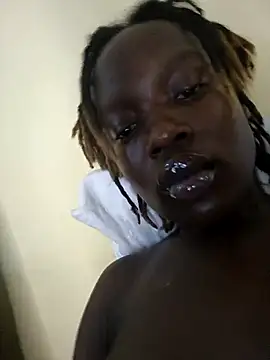 Webcam Model (Juicylittle_slute)  is live.Free join now!