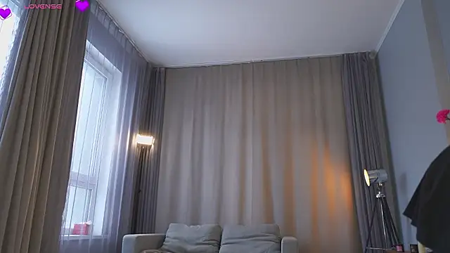 loraineklinger - LoraineKlinger's free webcam - UK Sex Cams