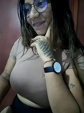 Webcam Model (Sofythom1)  is live.Free join now!