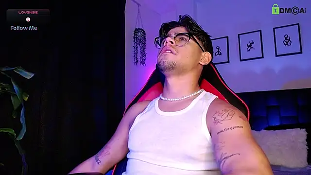 isaac_saenzs - Isaac_saenzs's free webcam - UK Sex Cams