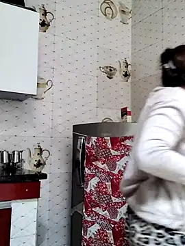 Webcam Model (illay_love)  is live.Free join now!