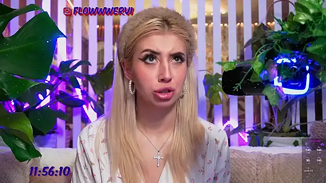 FlowweerGirl webcam