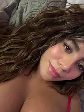 Webcam Model (MegannHills)  is live.Free join now!