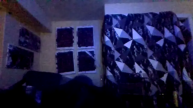 mic_oxinner - Mic_Oxinner's free webcam - UK Sex Cams