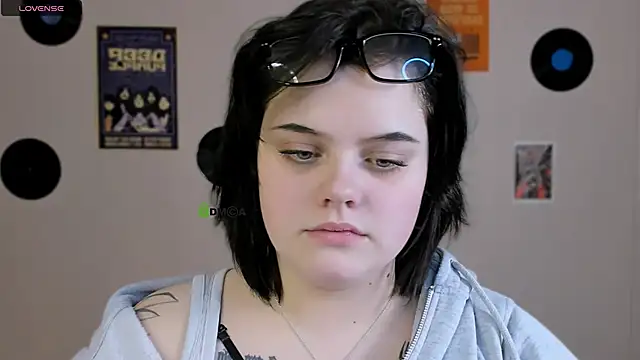 lika_pop (F teen) - flash nipples