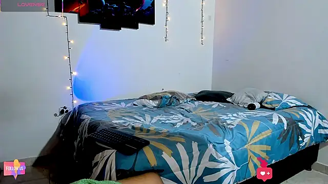 ethan_chloeee - Ethan_chloeee's free webcam - UK Sex Cams