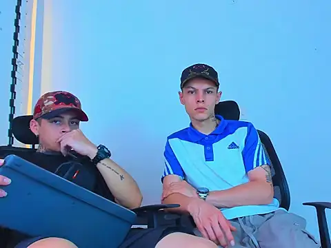 thomas-wil - Thomas-Wil's free webcam - UK Sex Cams