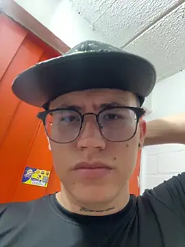 kurtxxx22 (M young) - Show your ass