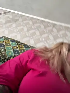 vita6777 (F young) - Show big tits