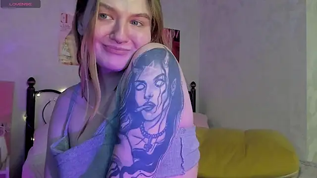 ruby_al1en - Ruby_Al1en's free webcam - UK Sex Cams