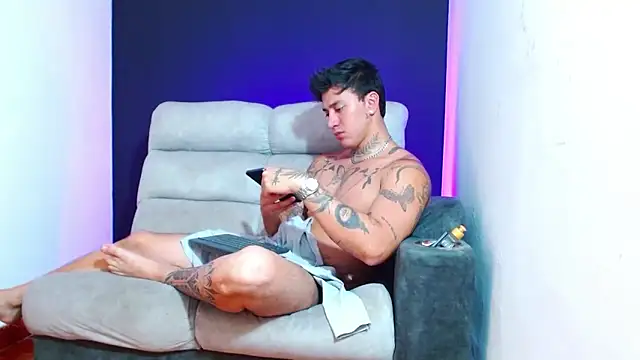 justin_fuller1 - JUSTIN_FULLER1's free webcam - UK Sex Cams