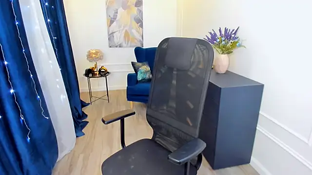 selenaemoore - SelenaeMoore's free webcam - UK Sex Cams