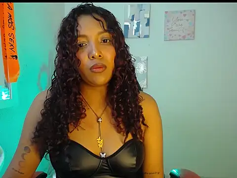 warisg__ - Warisg__'s free webcam - UK Sex Cams