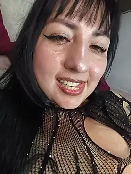 hotkitten_latinaxx - HOTKITTEN_LATINAXX's free webcam - UK Sex Cams