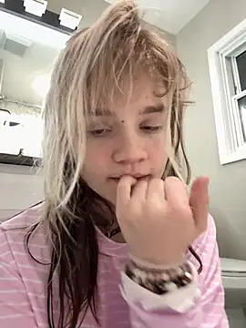 cutiepiespanks (F young) - 🧼🫧Shower Get Me Soaked🫧🧼