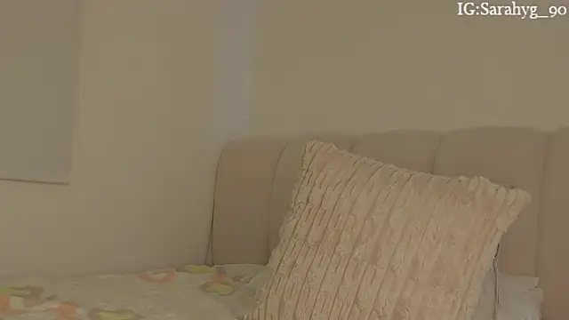 sara_gwen (F young) - plug anal+oil ass