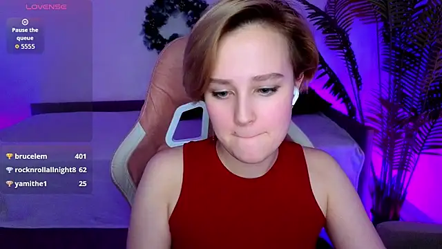 ellie_heavenly - Ellie_Heavenly's free webcam - UK Sex Cams