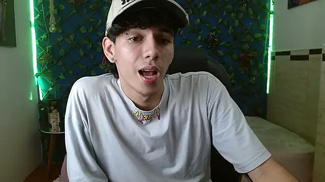 amethystshadow17 (M twink) - cum public