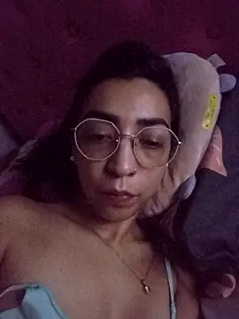 yani-14 - Yani-14's free webcam - UK Sex Cams