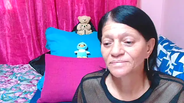 sluttyroxy - SLUTTYROXY's free webcam - UK Sex Cams