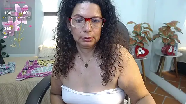 sila_bolum - Sila_bolum's free webcam - UK Sex Cams