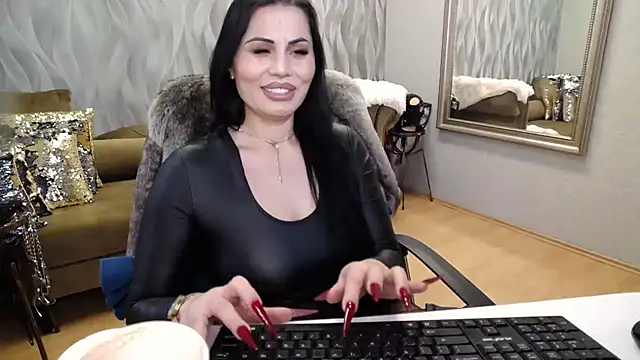 sara_poison - Sara_Poison's free webcam - UK Sex Cams