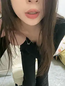 yaqing666 (F young) - m腿呻吟特写三分钟