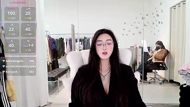 yangyang-777 Live Webcam on Stripchat