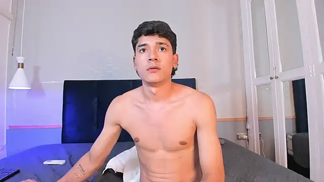 sandroveyra - SandroVeyra's free webcam - UK Sex Cams