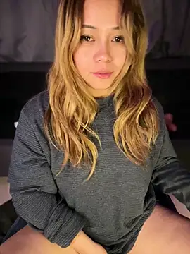 Webcam Model (MerlyG)  is live.Free join now!