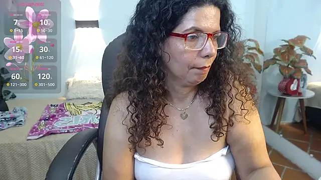 sila_bolum - Sila_bolum's free webcam - UK Sex Cams