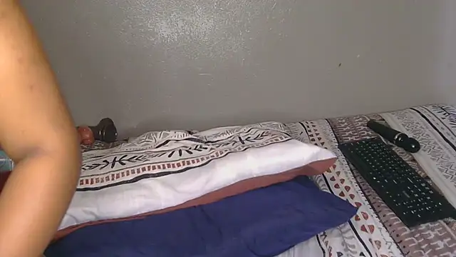 cherieblushx - CherieBlushX's free webcam - UK Sex Cams