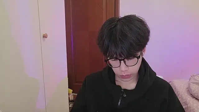 hangzi-0011 (M twink) - 有喜欢的支持一下啦宝宝们 帮助我回家过年