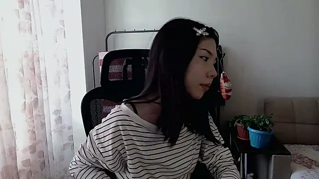 aprilonilll - AprilOnilll's free webcam - UK Sex Cams