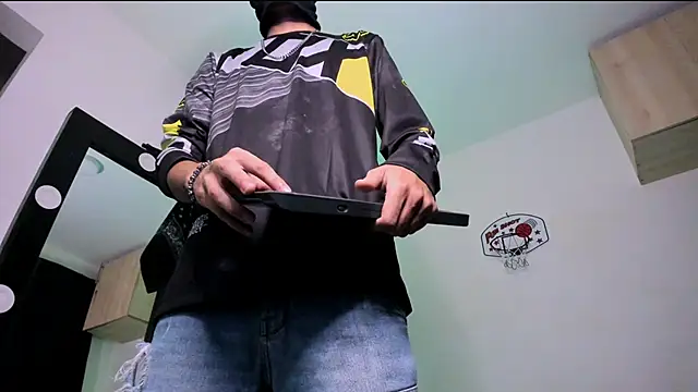 samuel_suarez (M young) - #anal #anal-toys #big-cocks #bisexuals #blowjob #brunettes #cam2cam #colombian #deepthroat #dildo-or-vibrator #dirty-talk #doggy-style #ejaculation #erotic-dance #facesitting #fingering #flashing #flexing #foot-fetish #hairy #handjob #hd #humiliation #jerk-off-instruction #latin #masturbation #middle-priced-privates #office #oil-show #recordable-privates #recordable-publics #selfsucking #sex-toys #sexting #shower #skinny #small-audience #smoking #spanish-speaking #spanking #striptease #student #twerk #young