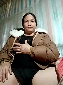 love-mama33 - Love-Mama33's free webcam - UK Sex Cams