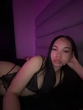 nikkiloveee – webcam model profile photo