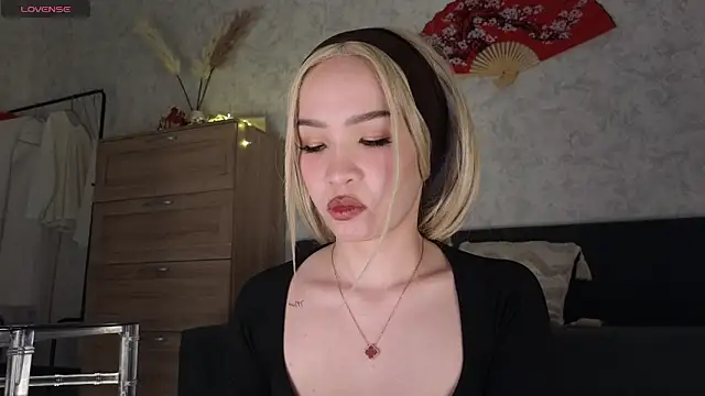 saya_li11 - Saya_li11's free webcam