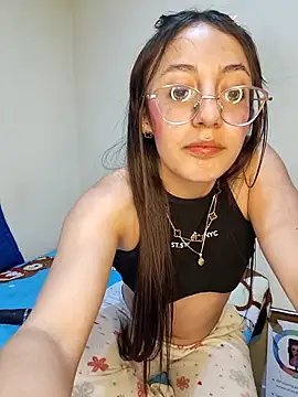 Webcam Model (StefaniaFoxx_) is live