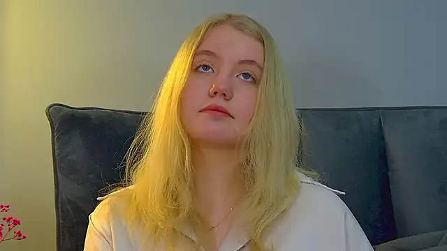 emilyevanse (F teen) - bring your body closer