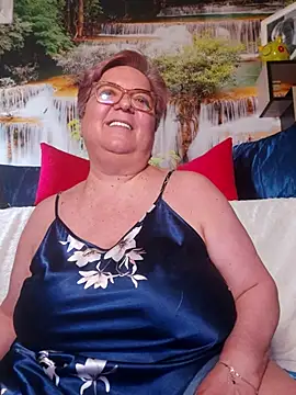 queenpammy1 - QueenPammy1's free webcam - UK Sex Cams