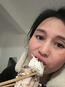 buusoom (F milf) - 穿丁字裤